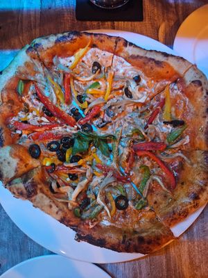 Vegan Pizza at Cafe One Love in Uva Province