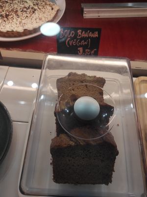 Vegan cake at Manju in Porto