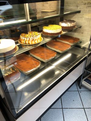 Vegan desserts at Alhambra Cafe in Milan