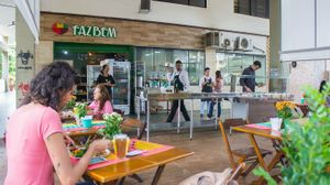 De quando eu (à esquerda) apareci na capa do face da Faz Bem em 2018 :) at Faz Bem - Asa Norte in Brasilia