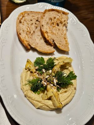 Artichoke hummus at Boulevard Restaurant & Bakery in Samarqand Viloyati
