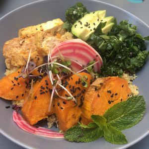 Lunch bowl at OmNam in Helsinki