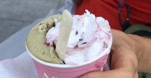 Pistacchio e croccante all’amarena  at Attimi - dolci e gelati in Campania