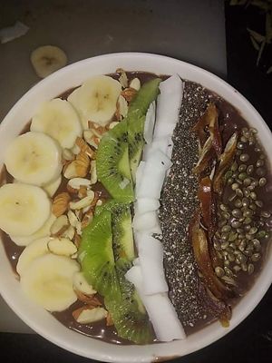 Smoothie bowl at Pumpernicle German Bakery in Rishikesh