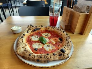 Vegan Pizza Margarita with Ajoli Dip. at 60 Seconds to Napoli in Duisburg