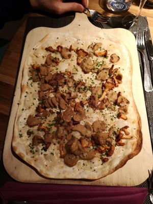 Pilz Flammkuchen at Prélude in Luzern