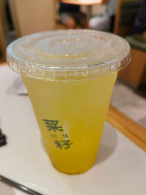 Passion Fruit and Pineapple Juice 百香果鳳梨果汁 (Photo by Amy Chan) at Veggie Factory (菜籽素食工房) - Amoy Plaza in Kowloon