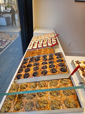  at Lushé | Cinnamon Rolls Barcelona in Cataluña