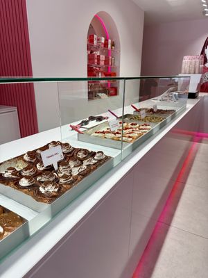 Counter  at Lushé | Cinnamon Rolls Barcelona in Barcelona