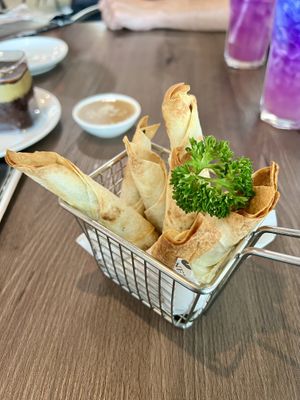 Baked spinach sticks   at Veganerie Grand Palace - วีแกนเนอรี วัดพระแก้ว in Bangkok