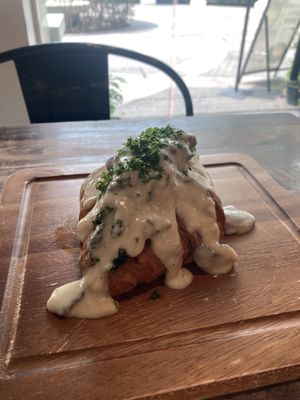 Spinach Parmesan croissantt  at Veganerie Grand Palace - วีแกนเนอรี วัดพระแก้ว in Bangkok