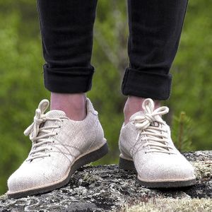 Marzia & Mattia - Classic unisex sneaker with removable insole guarantees high wearing comfort. Upper material: 100% organic linen - Sole: natural rubber at NOAH - Italian Vegan Shoes in Esselbach