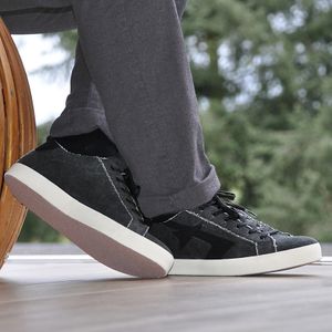 Michele - Trendy and environmentally friendly at the same time: this is what Michele stands for with its organic-cotton denim material! at NOAH - Italian Vegan Shoes in Esselbach