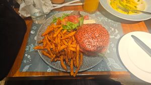 FALAFEL BURGER 200GR at Cafe la Mode Acropolis in Lefkosia