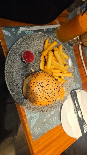 VEGAN BURGER 110GR at Cafe la Mode Acropolis in Lefkosia