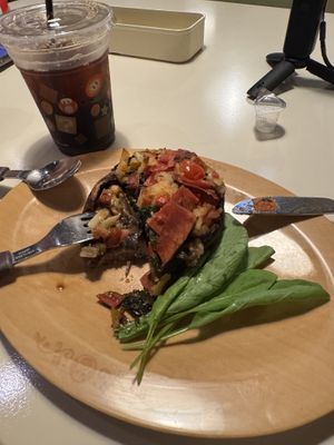 Vegan Portobello Mushroom Pizza  at Kinopio's Cafe in Osaka