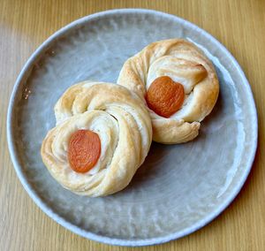 Skinny Genie apricot danish  at Alizeé Restaurant in Dubai