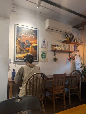Corner space at 빵과장미 in Gwangju