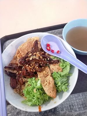 Kolo Mee with char siew at Yu Yuan Vegetarian - Bedok North 裕源素食 in Singapore