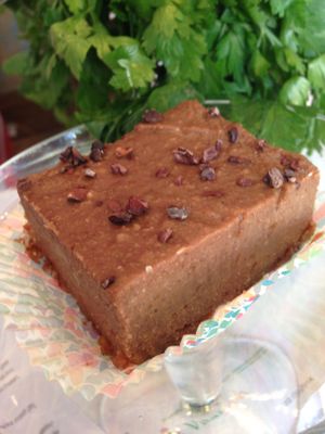 Rohe Schoko-Schnitte at Wir essen Blumen Smoothie and Juice Bar in Frankfurt