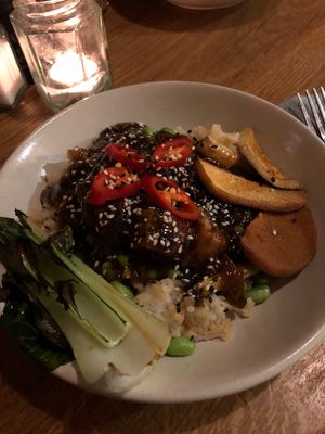 Vegan black pepper tofu stir fry with rice at Satellite Coffee in Morzine