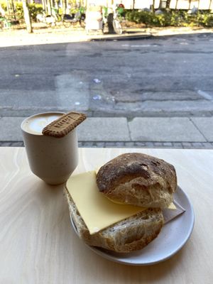 Vegan BMO and Biscoff coffeee  at Pontes in Copenhagen