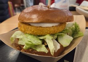 Vegan crispy burger at Pommes Freunde in Bayern