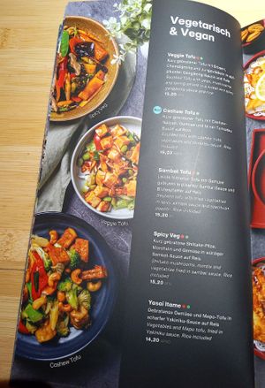 Vegetarian & Vegan Options at Akakiko & ToGo in Wien