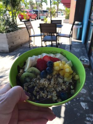 Vegan smoothie bowls and outdoor seating : ) at The Surfinista Cafe in Cocoa Beach
