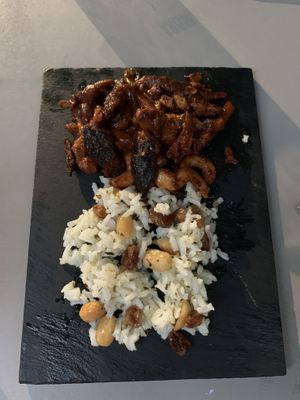 No-cerdo agridulce at Vegan Rock in Sevilla