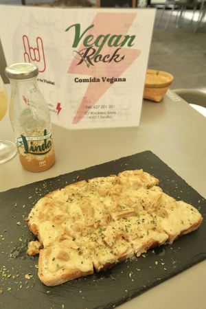 « Chicken » & « cheese » toast at Vegan Rock in Sevilla