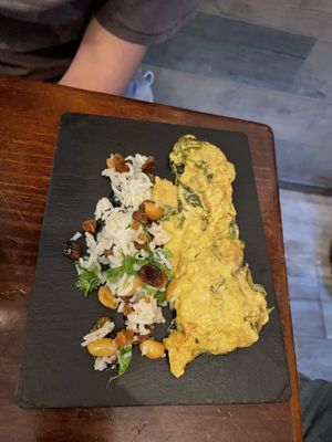 No pollo com mostarda e arroz  at Vegan Rock in Sevilla