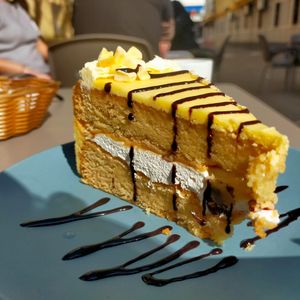 White chocolate cake at Vegan Rock in Sevilla