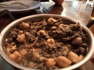 Chickpea with spinach at Vegan Rock in Sevilla