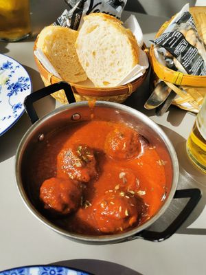 Tomatoes nomeatballs at Vegan Rock in Sevilla