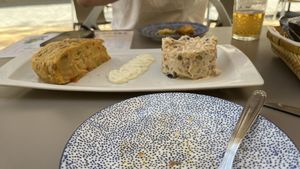 Tortilla y ensaladilla   at Vegan Rock in Sevilla