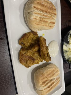 Tapa de montadoto de chorizo,pollo y gambas  at Vegan Rock in Sevilla