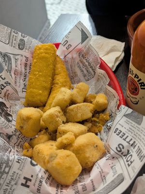 Fish and chips, si tiene el sabor marino. Muy monchoso. at Vegan Rock in Sevilla