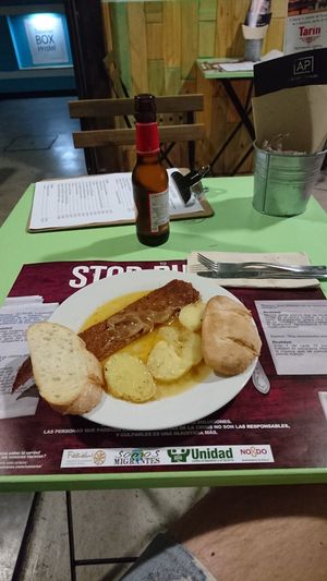 Seitan con patatas en salsa de whiskey at Vegan Rock in Sevilla