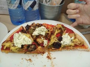 Pizza de fajita con masa sin gluten  at Vegan Rock in Sevilla