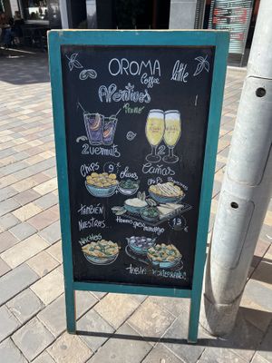 Drinks and Snacks  at Oroma Coffee & Brunch in Cataluña