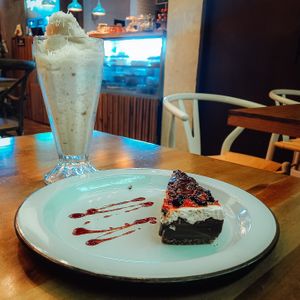 Crucivegan Cacao Ricota 🍰🌱 at Sanissimo Bio in Cali