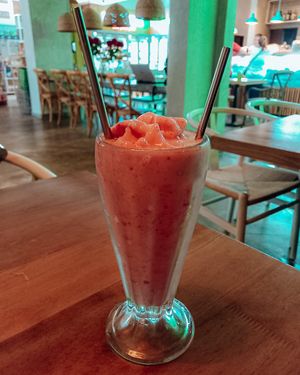 Batido de Fresa semi-frappé (Vegan 🌱) at Sanissimo Bio in Cali