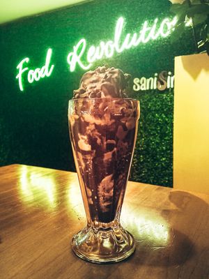 Fredduccino 🧋 ||  Vegan 🌱 at Sanissimo Bio in Cali