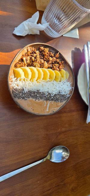 Cocoa, coffee and banana smoothie bowl at An Mộc Nhiên in Da Nang