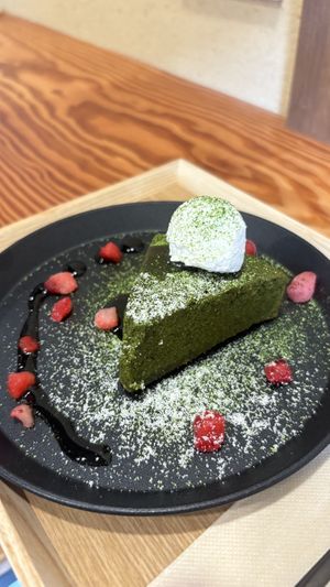 Matcha gateau au chocolate   at Bien - ビアン in Kyoto
