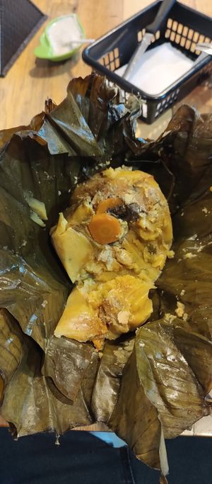  at De Nobles in Bogota