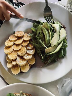 Always fun to share 1/2 and 1/2💚  at Juice Bar at the Harmony Hotel in Nosara