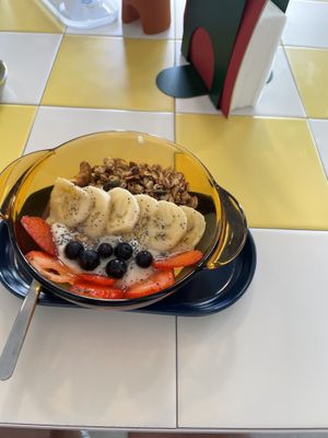 Joghurt-Bowl  at antirush | speciality coffee in Malaga