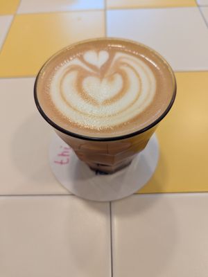 Oatmilk latte at antirush | speciality coffee in Malaga